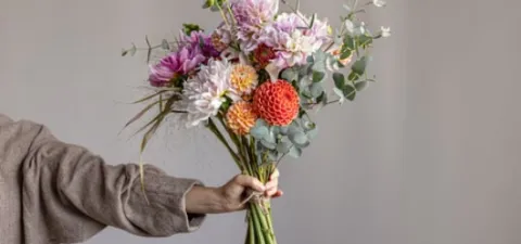 Букет в подарок: основные правила