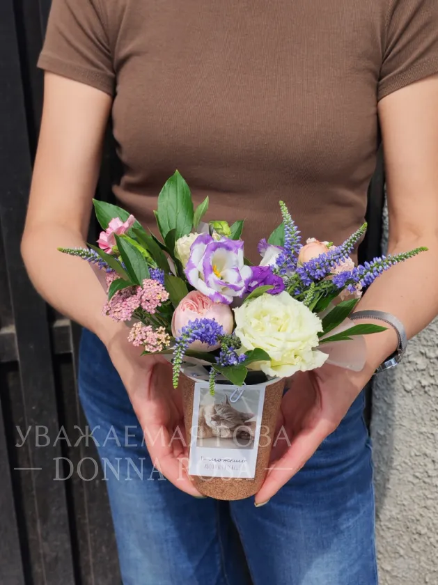 Композиция в коробке «Фиолетик с кустах»