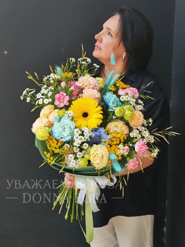 Букет с герберой «Дофаминовый шик»