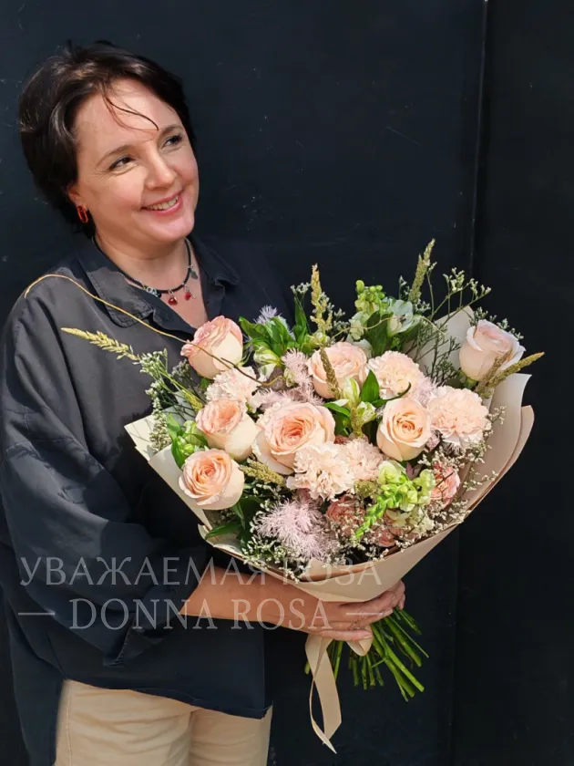 Букет с розами «Нежность роз»