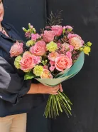 Букет с розами «Яркая мечта»
