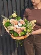 Букет с диантусами «Персиковая мягкость»