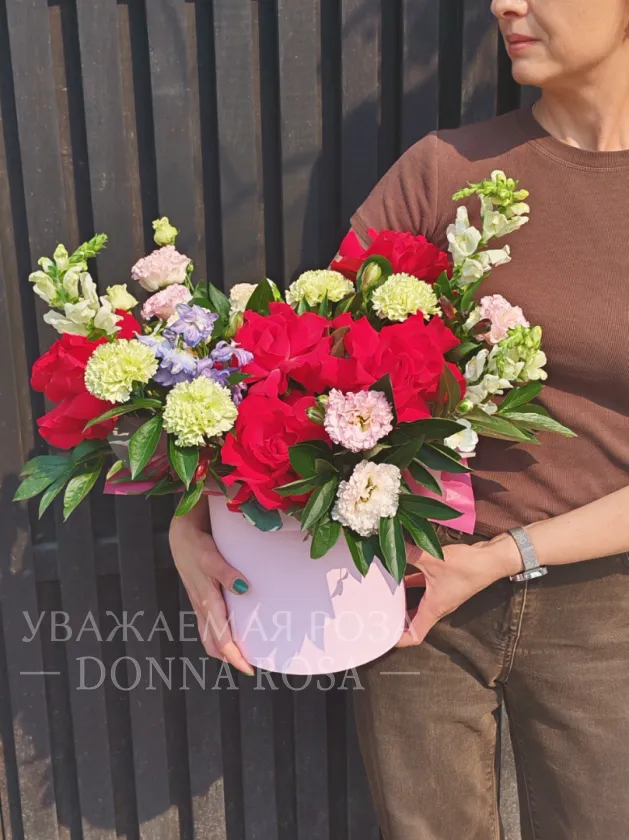Композиция в коробке «Малиновая роскошь»