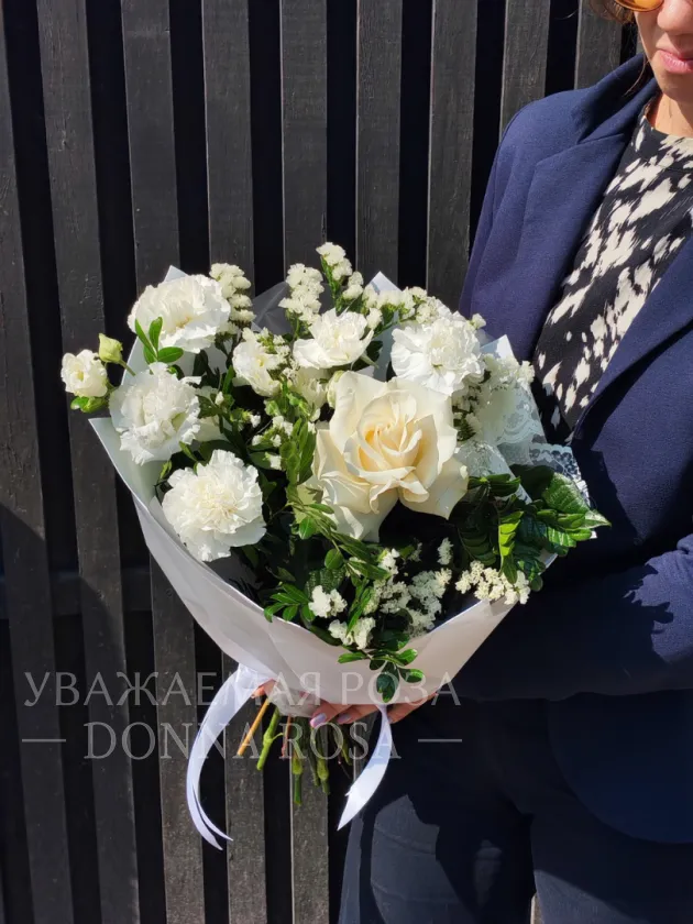Букет с диантусами «Элегантное облако»