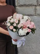Букет с розами «Нежная прелесть»