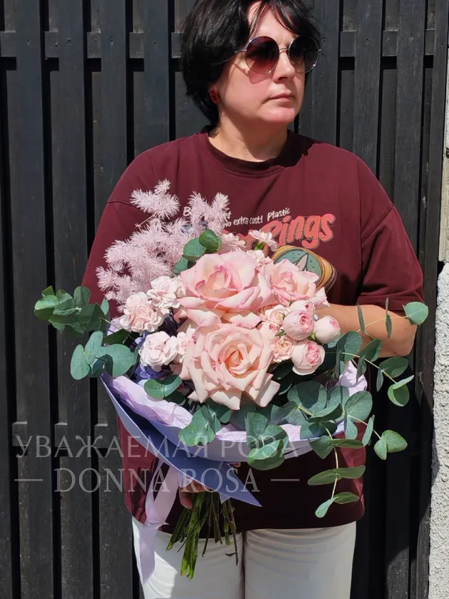 Букет с розами «Розовая воздушность»