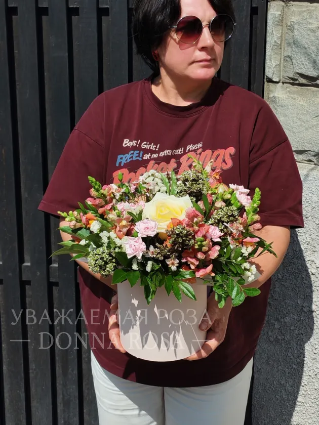 Композиция в коробке «Нежное сияние»