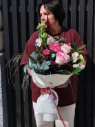 Букет с розами «Элегантность в цветах»