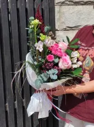 Букет с розами «Элегантность в цветах»
