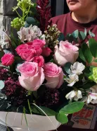 Букет с розами «Элегантность в цветах»
