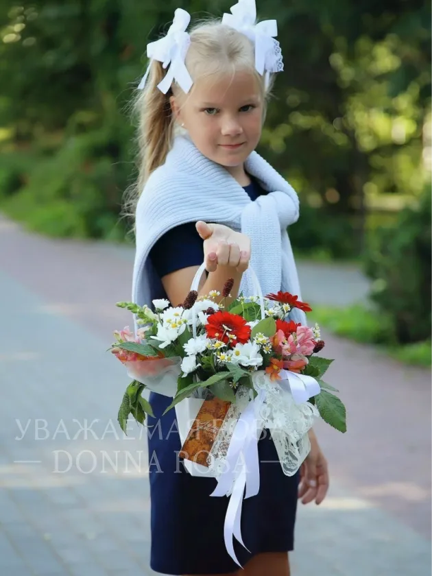 Композиция в сумочке «Яркий комплимент»