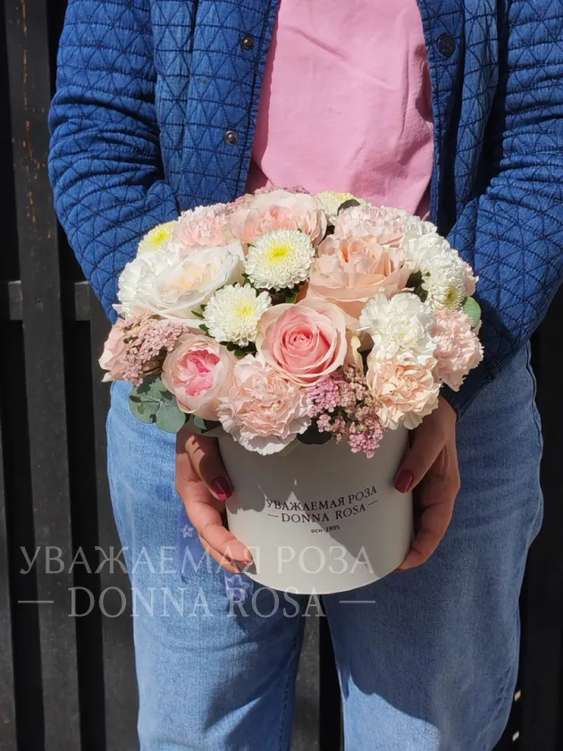 Композиция в коробке «Зефирная радость»