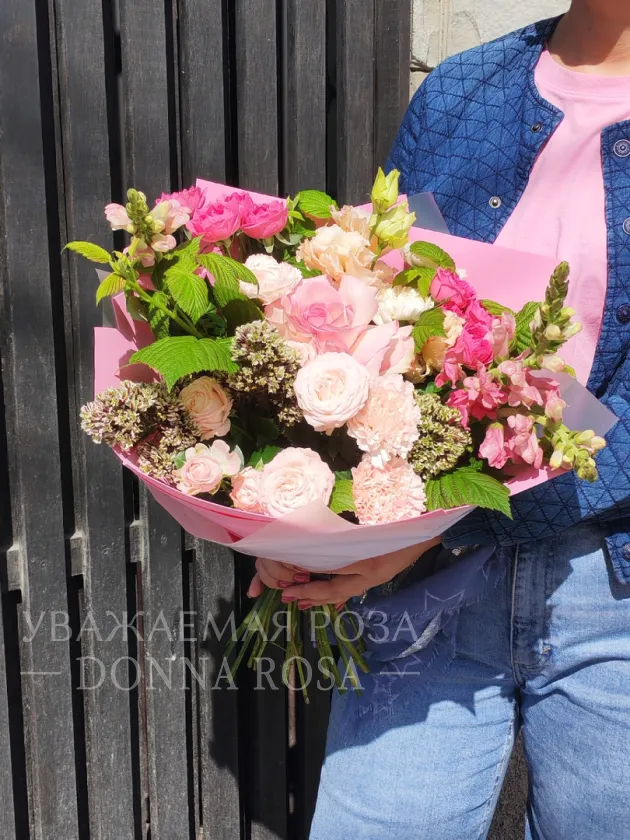 Букет с розами «Малинка»