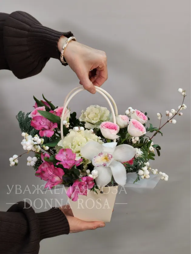 Композиция в сумочке «Цветочное очарование»