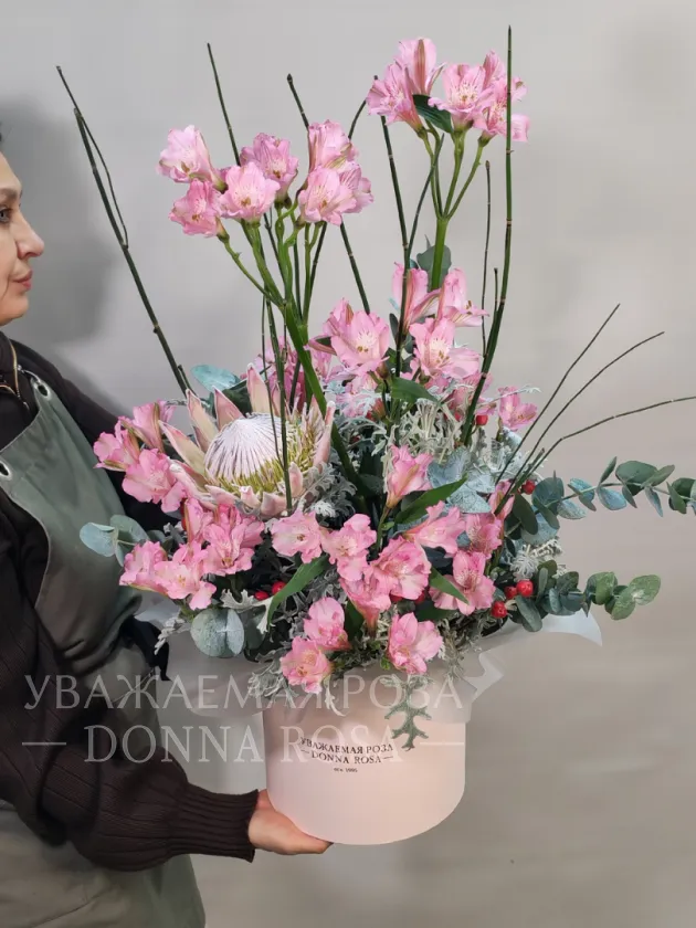 Композиция в коробке «Розовая королева»