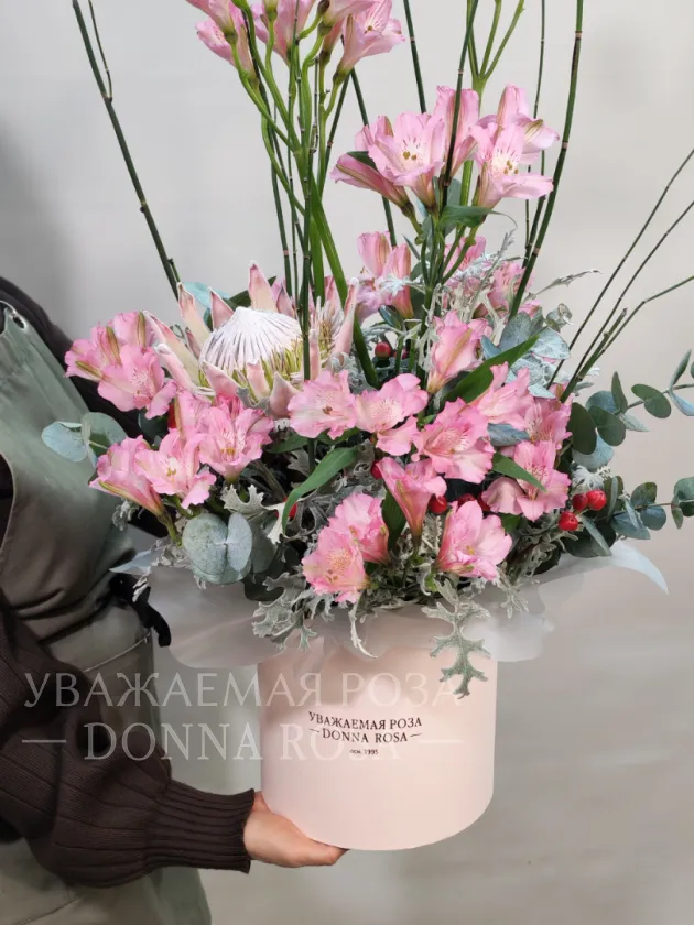 Композиция в коробке «Розовая королева»