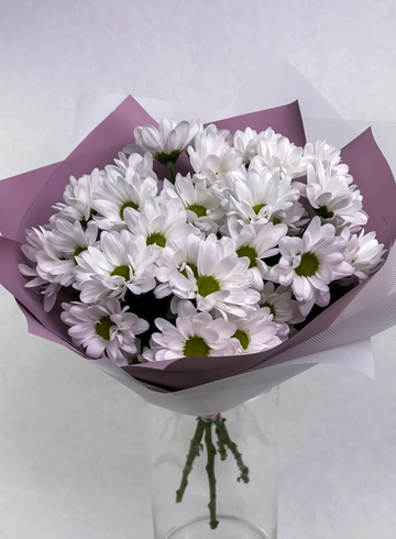 Монобукет из хризантем &laquo;Облачко&raquo; от интернет-магазина цветов в 