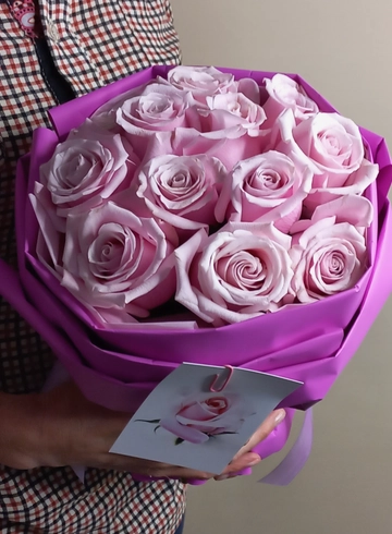 Монобукет из роз &laquo;Микс&raquo; от интернет-магазина цветов в 