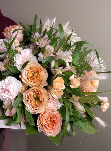 Сборный букет с гвоздикой и розами &laquo;Нежное очарование&raquo; от интернет-магазина цветов в 