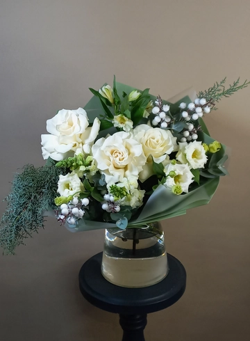 Зимний букет &laquo;Белоснежный&raquo; от интернет-магазина цветов в 