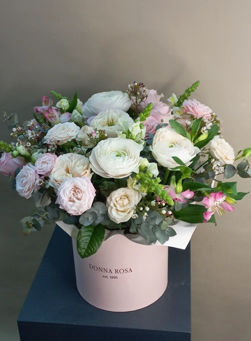 Композиция в коробке &laquo;Звуки весны&raquo; от интернет-магазина цветов в 