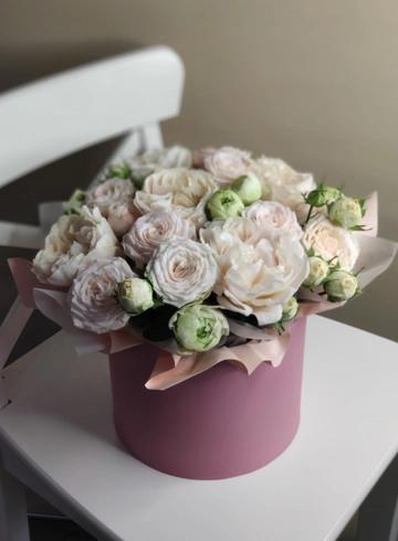 Композиция в коробке &laquo; Нежный вечер &raquo; от интернет-магазина цветов в 