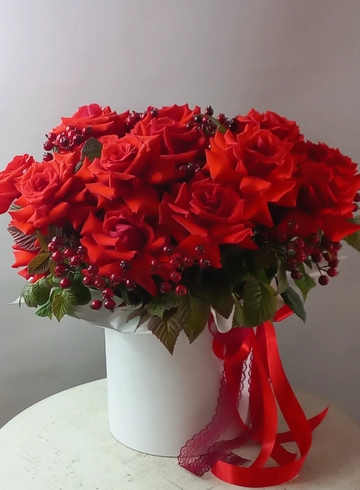 Композиция в коробке &laquo; Страсть &raquo; от интернет-магазина цветов в 