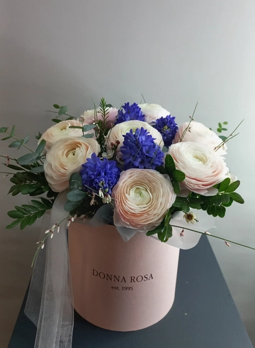 Композиция в коробке &laquo; Нежная льдинка " от интернет-магазина цветов в 