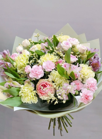 Букет &laquo;Молодо-зелено&raquo; от интернет-магазина цветов в 