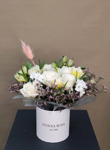 Цветы в коробке &laquo;Белое небо&raquo; от интернет-магазина цветов в 