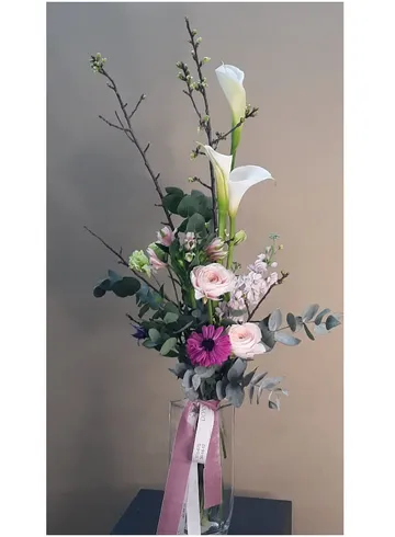 Букет &laquo;Изящный порыв&raquo; от интернет-магазина цветов в 