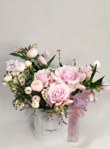 Композиция в коробке &laquo;Розовая облачность&raquo;  от интернет-магазина цветов в 