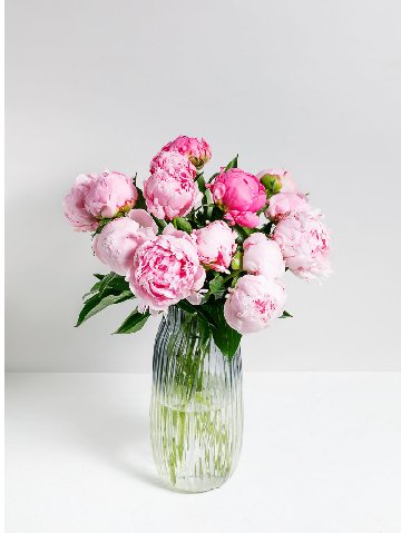 Букет из 15 пионов от интернет-магазина цветов в 